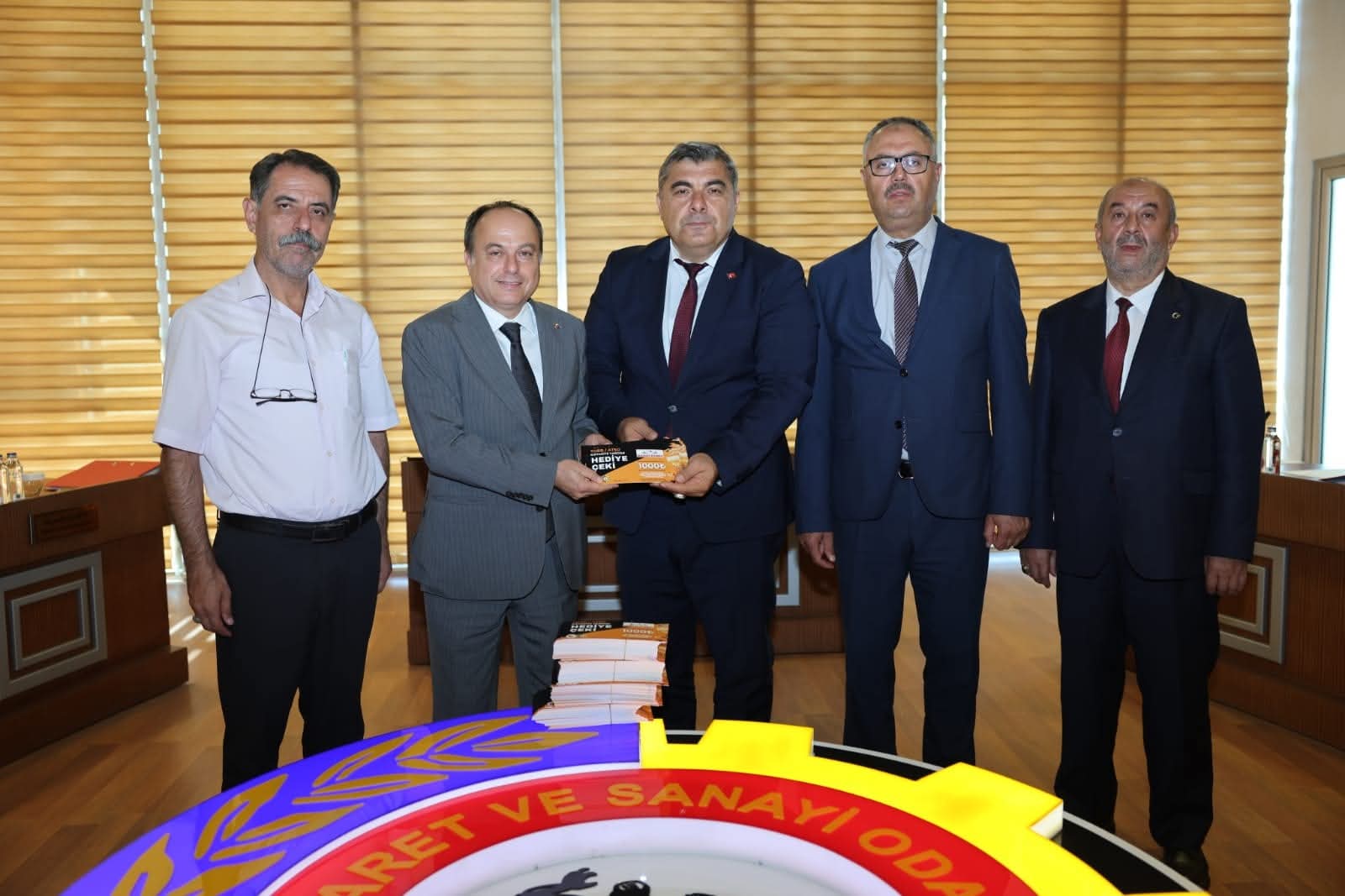 TOBB ve ATSO’dan Eğitime Kırtasiye Desteği