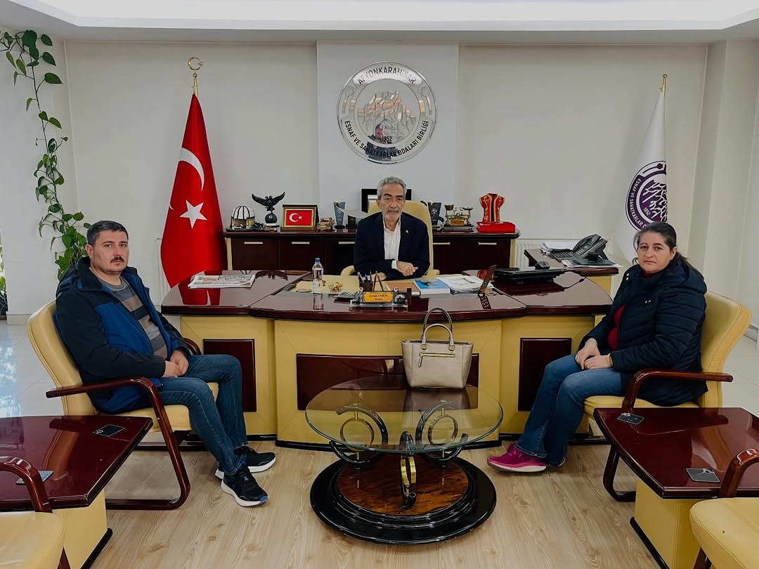Bayat Esnaf Odası Başkanı ve Eşi, Afyonkarahisar Esnaf ve Sanatkarlar Odaları Birliği Başkanını Ziyaret Etti