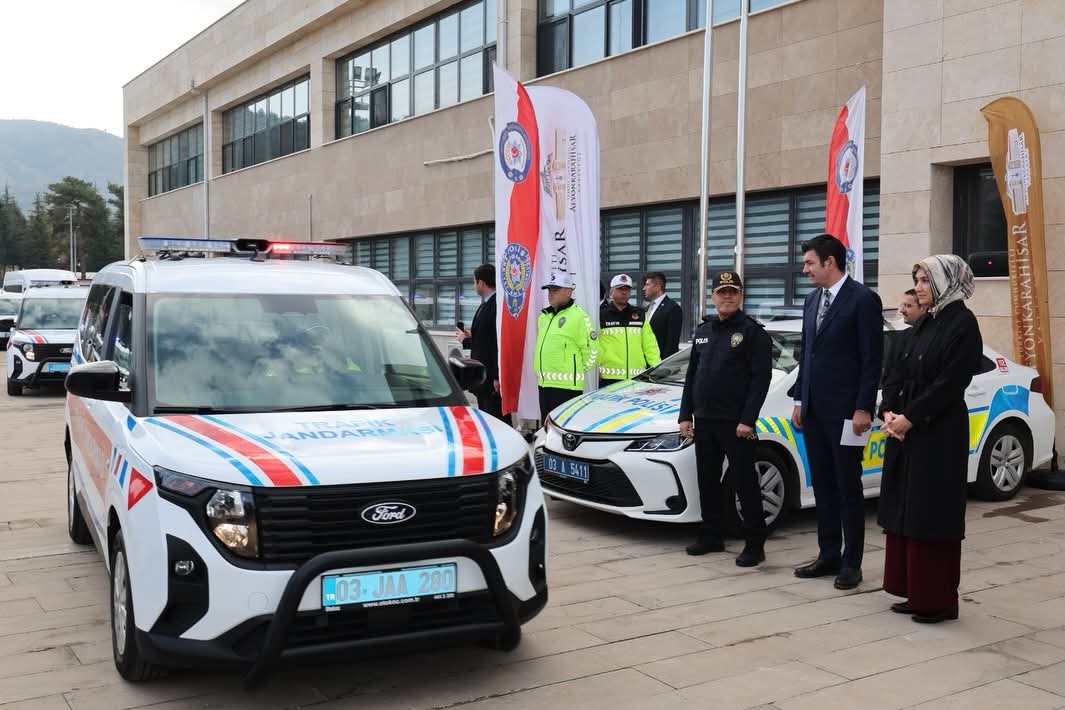 Afyonkarahisar'a Yeni Güvenlik Araçları Teslim Edildi