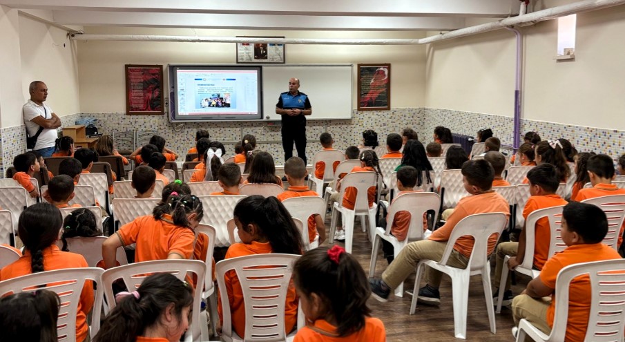 Ertuğrulgazi İlk ve O.O Öğrencilerine Emniyetten Trafik ve Güvenlik Eğitimi Verildi.