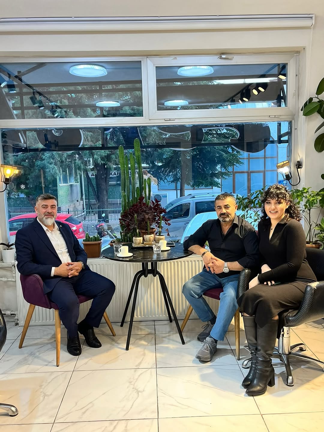 Afyon Muhtarlar ve Berberler Odası Başkanı Suat Uygur Ziyaretlerde Bulundu