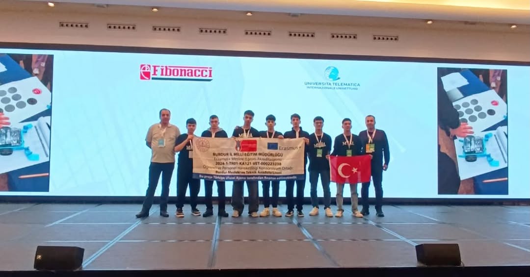 Burdur İl Milli Eğitim Müdürlüğü'nden Başarı Hikayesi: Dünya Robot Olimpiyatları'nda Türkiye 3.'sü!