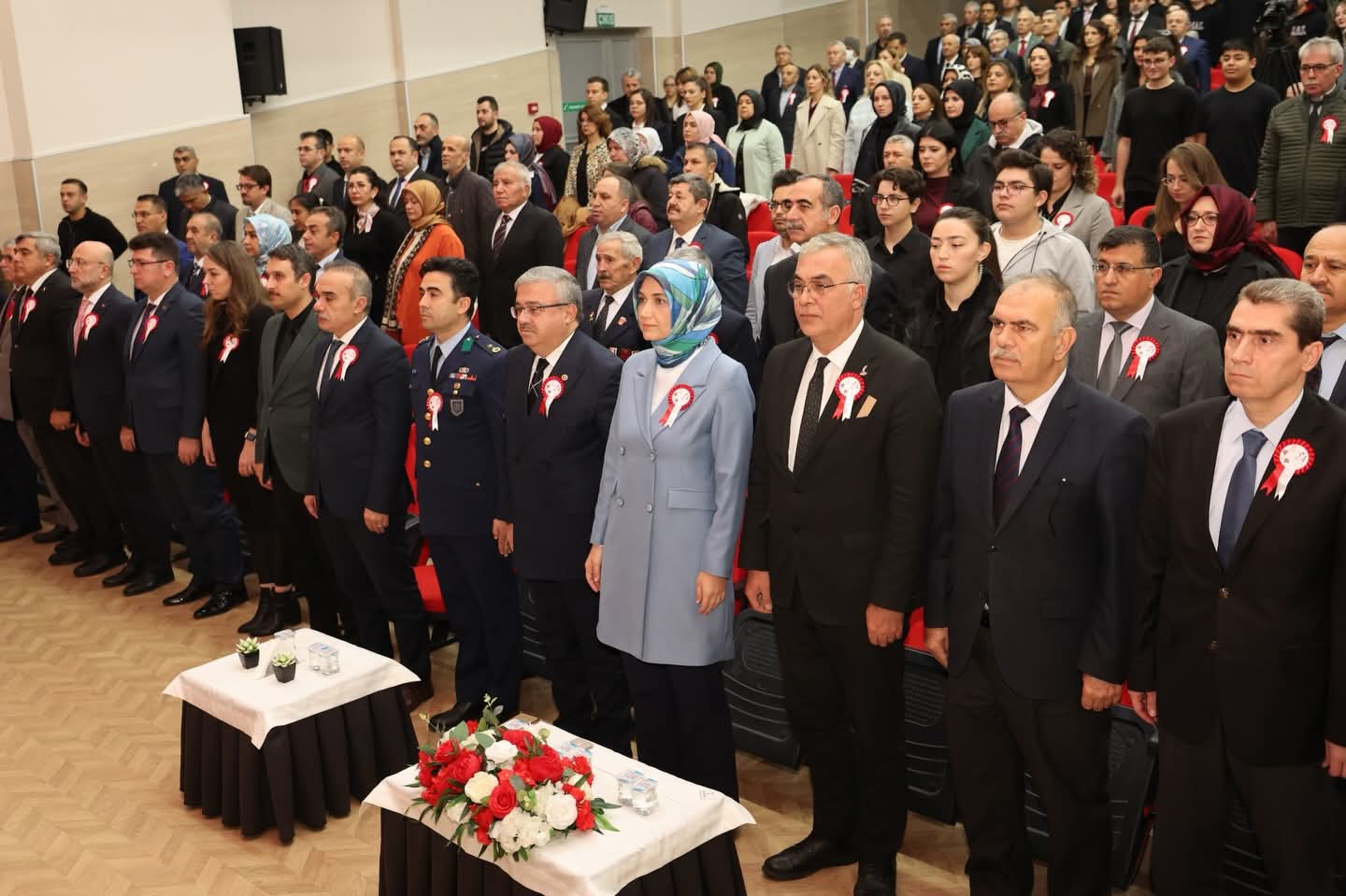 Vali Kübra Güran Yiğitbaşı, Öğretmenler Günü Programında Öğretmenlerle Buluştu