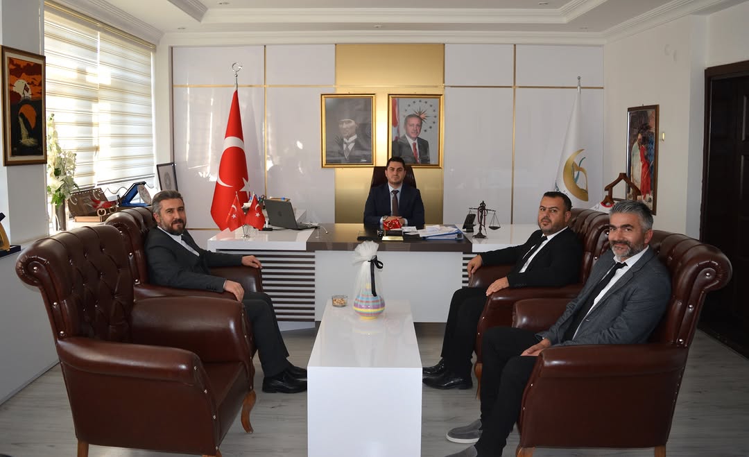 Uşak Gençlik ve Spor İl Müdürü Hacı Tevfik Özdemir ve Kurum Yöneticileri Kaymakam Ramazan Çelebi'ni Ziyaret Etti