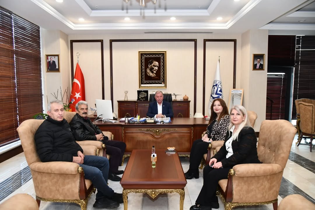 Demokrat Parti Isparta İl Başkanı Neslihan Büyükçam ITSO Yönetim Kurulu Başkanı Metin Çelik'i Ziyaret Etti