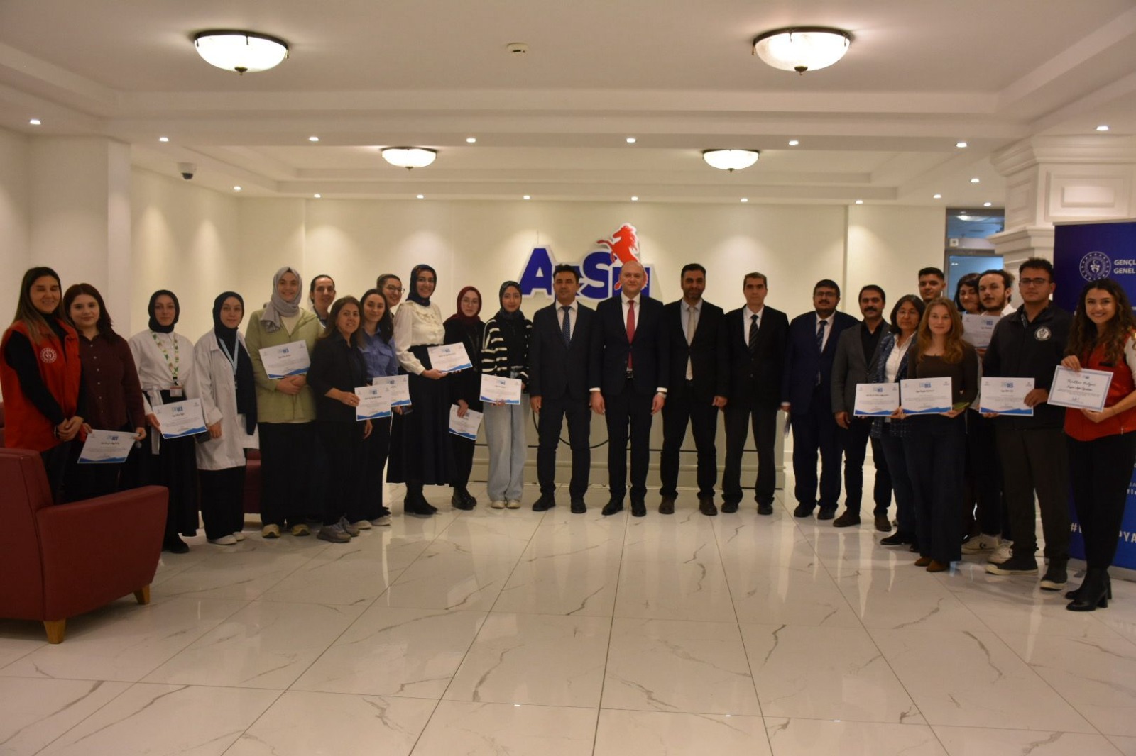 ÜNİDES Programı Kapsamında Üniversite Kulüp ve Topluluklarına Sertifika Takdim Töreni