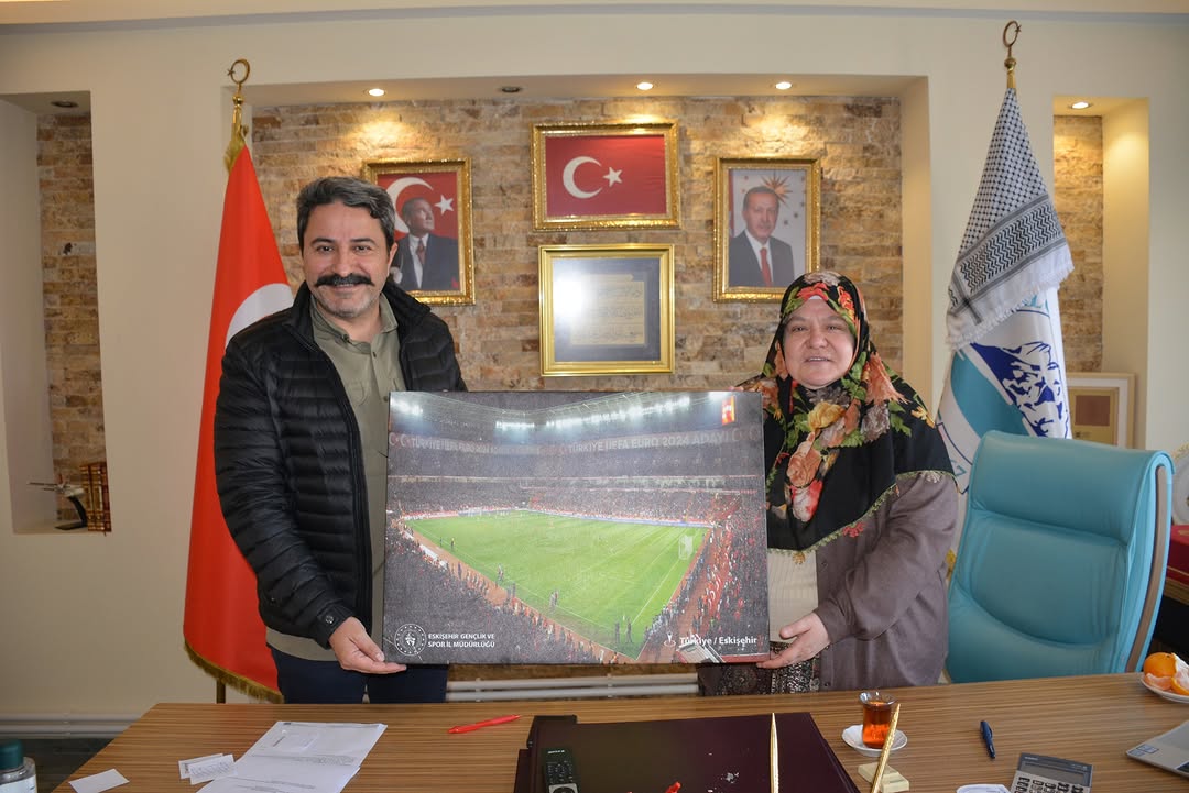 Eskişehir İl Gençlik ve Spor İl Müdürü Sayın Hasan KALIN Belediye Başkanımız Sayın Zeynep Güneş'i ziyaret etti