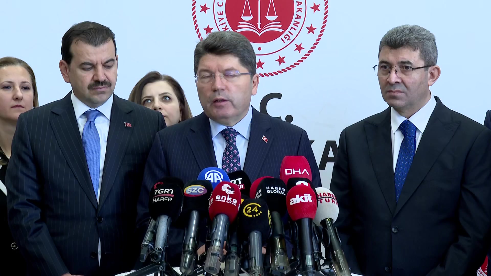 Adalet Bakanı Yılmaz Tunç Basın Mensuplarının Sorularını Yanıtlıyor