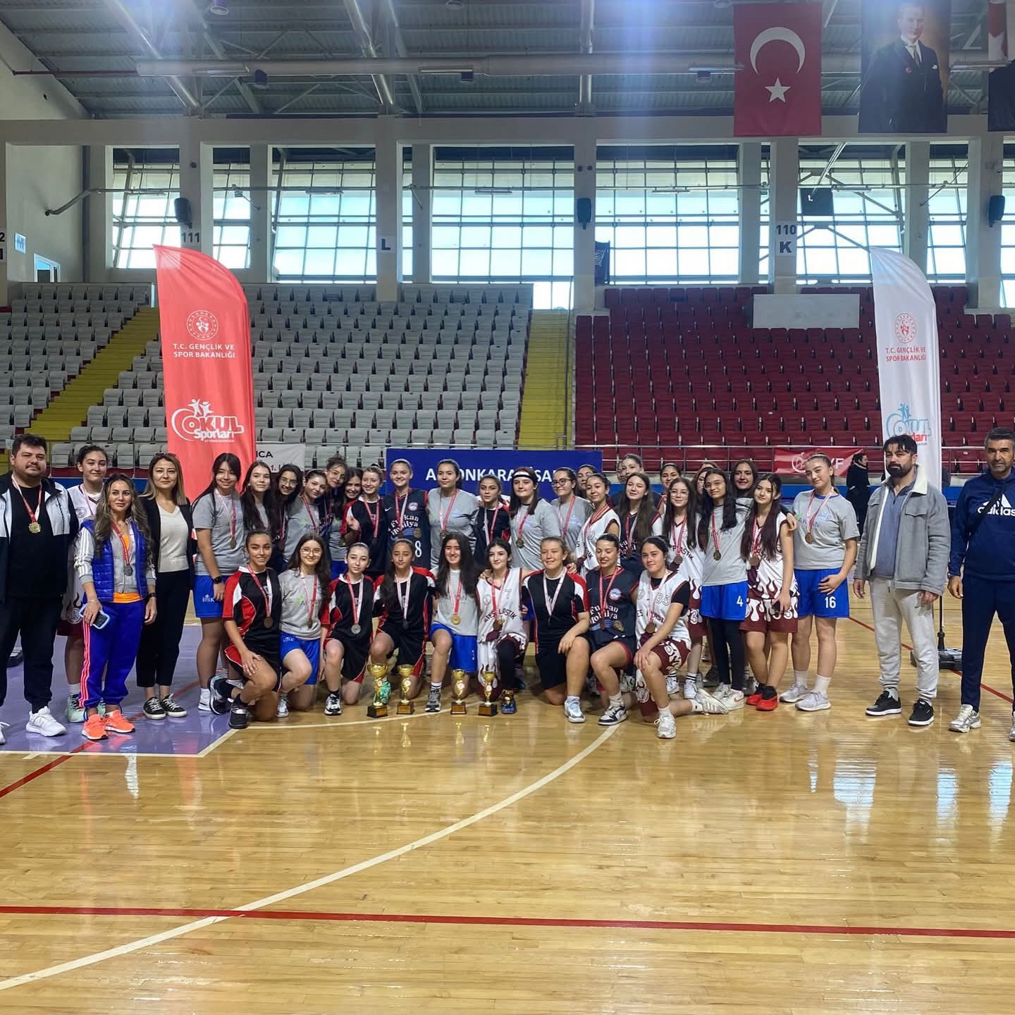 Okul Sporları Voleybol Yıldız Erkekler ve Basketbol Genç Kızlar Müsabakaları Tamamlandı