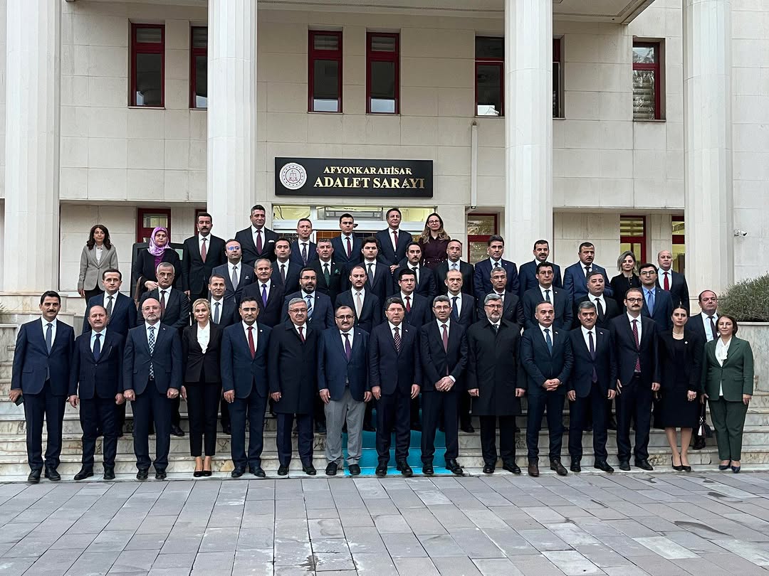 AK Parti Afyonkarahisar Milletvekili Ali Özkaya, Adalet Bakanı Yılmaz Tunç ile Afyonkarahisar Adliyesi'ni Ziyaret Etti
