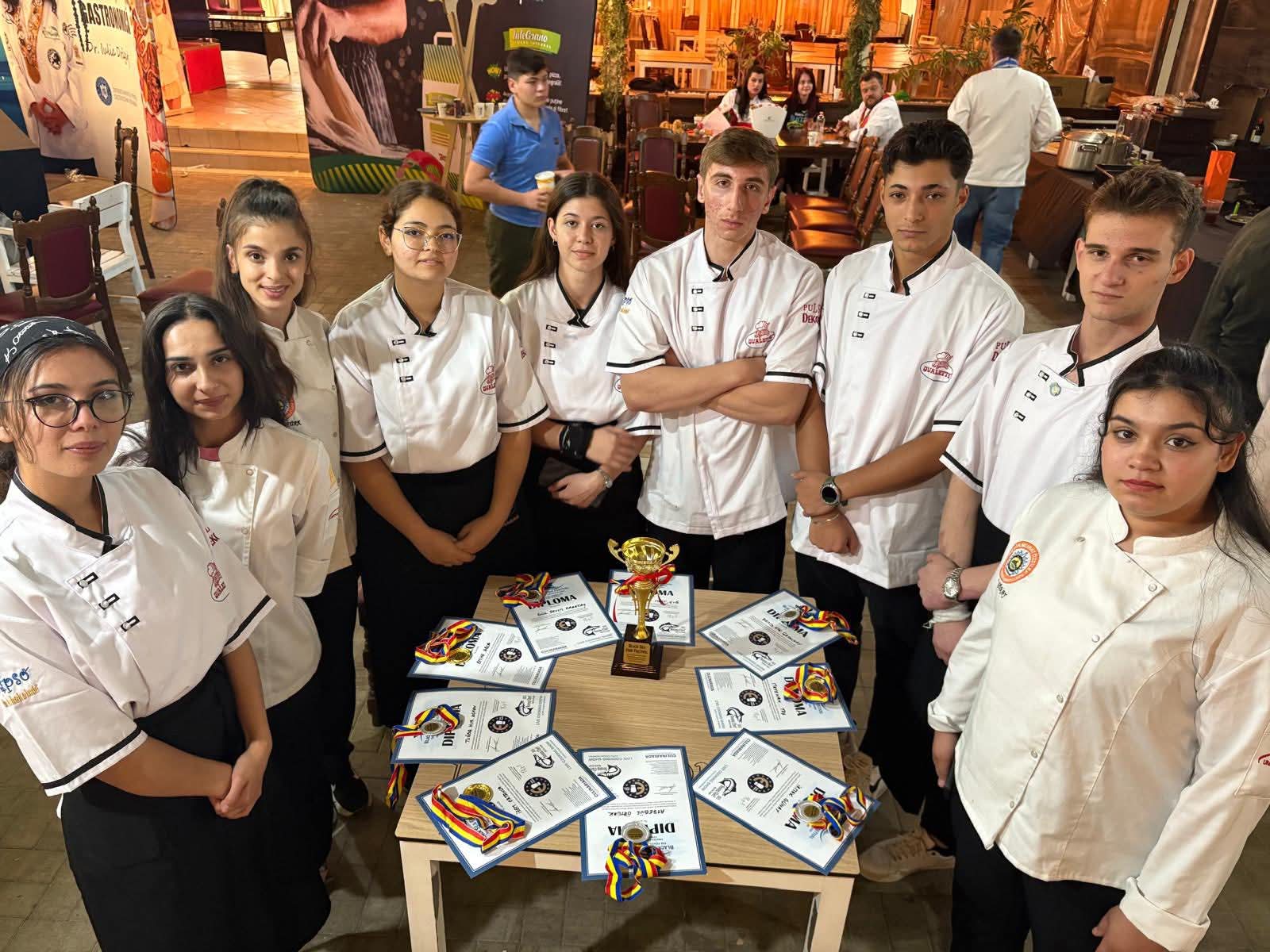 Afyonkarahisar Emir Murat Özdilek Turizm Mesleki ve Teknik Anadolu Lisesi Öğrencilerinden Gurur Veren Başarı