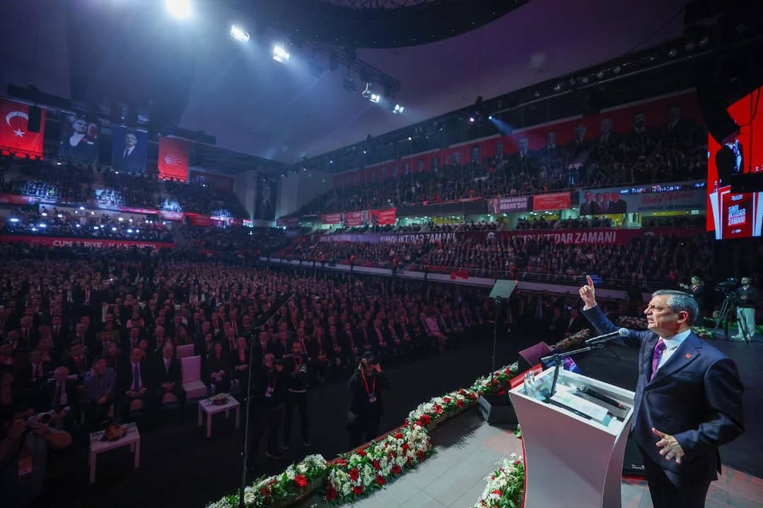 Türkiye'nin kurucu partisi, Cumhuriyet Halk Partimizin 39. Olağan Kurultayı'nda delegelerimizin oylarıyla yeniden...