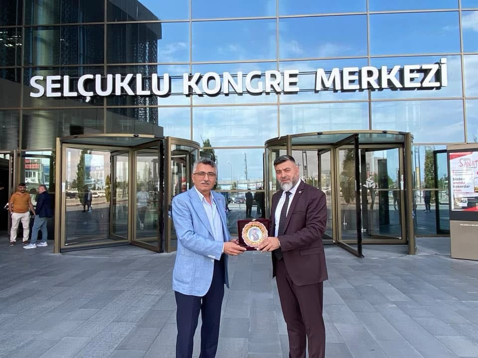 Kütahya Berberler ve Kuaförler Odası Başkanı Mehmet Çatlı'ya Geçmiş Olsun Diliyorum