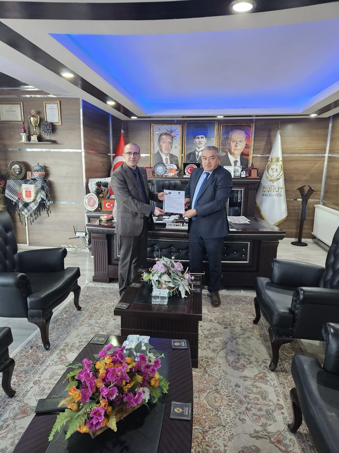 Şuhut Belediyesi ve İlçe Emniyet Müdürlüğü İş Birliğiyle Taşlıca Mahallesi Ağaçlandırılıyor