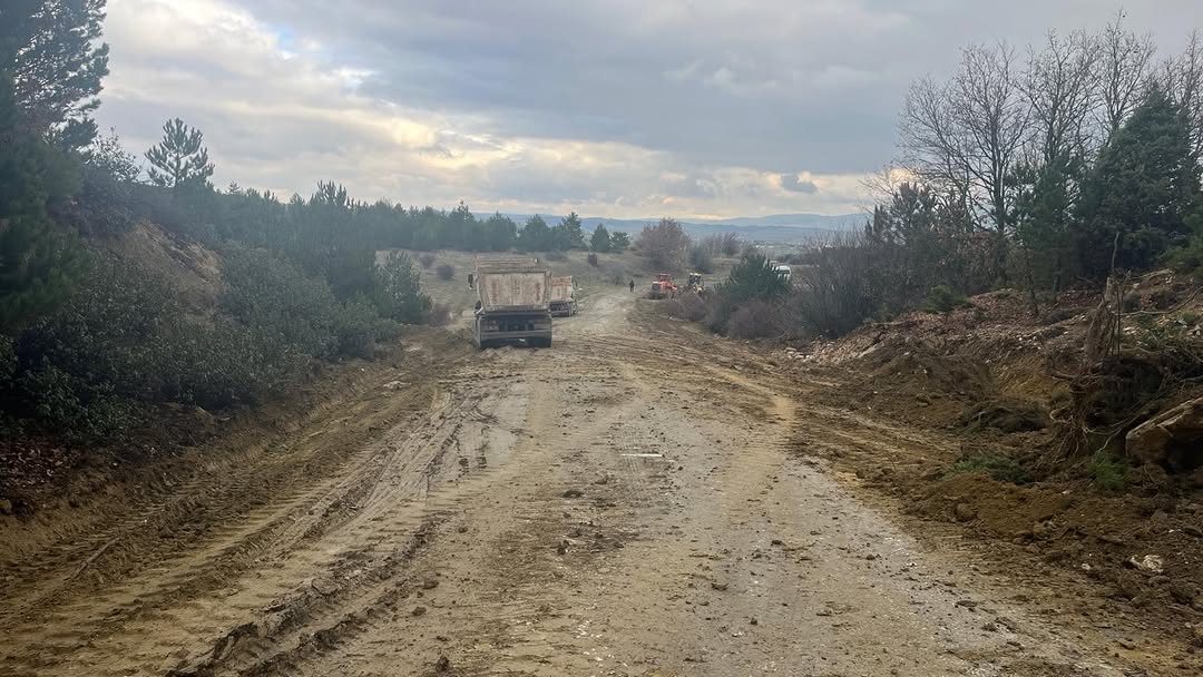 Kaymakamımız Sayın Alperen TELTİK, Yüylük Köyü Yol Yapım Çalışmalarını İnceledi