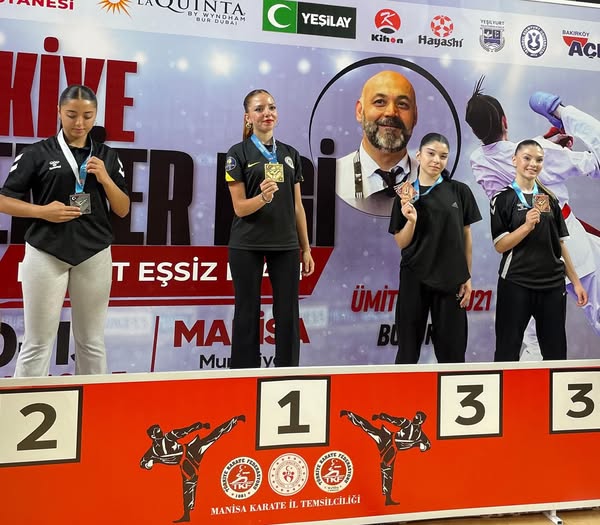 Afyonkarahisar Karatecileri Türkiye Şampiyonu Oldu