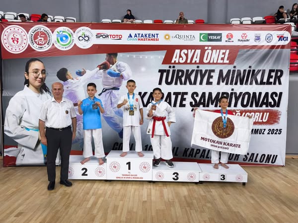 Afyonkarahisar Karatecileri Türkiye Şampiyonası'nda Rüzgar Estirdi