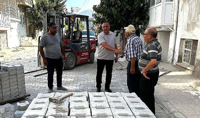 Başkan Kantartopu, Yeşilevler Mahallesi’nde Taş Döşeme Çalışmalarını İnceledi