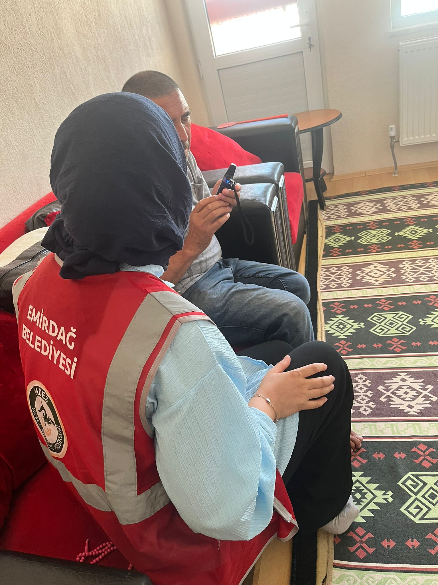 Emirdağ'da Yaşlılar İçin Yeni Acil İletişim Uygulaması: Bas-Konuş Telsiz
