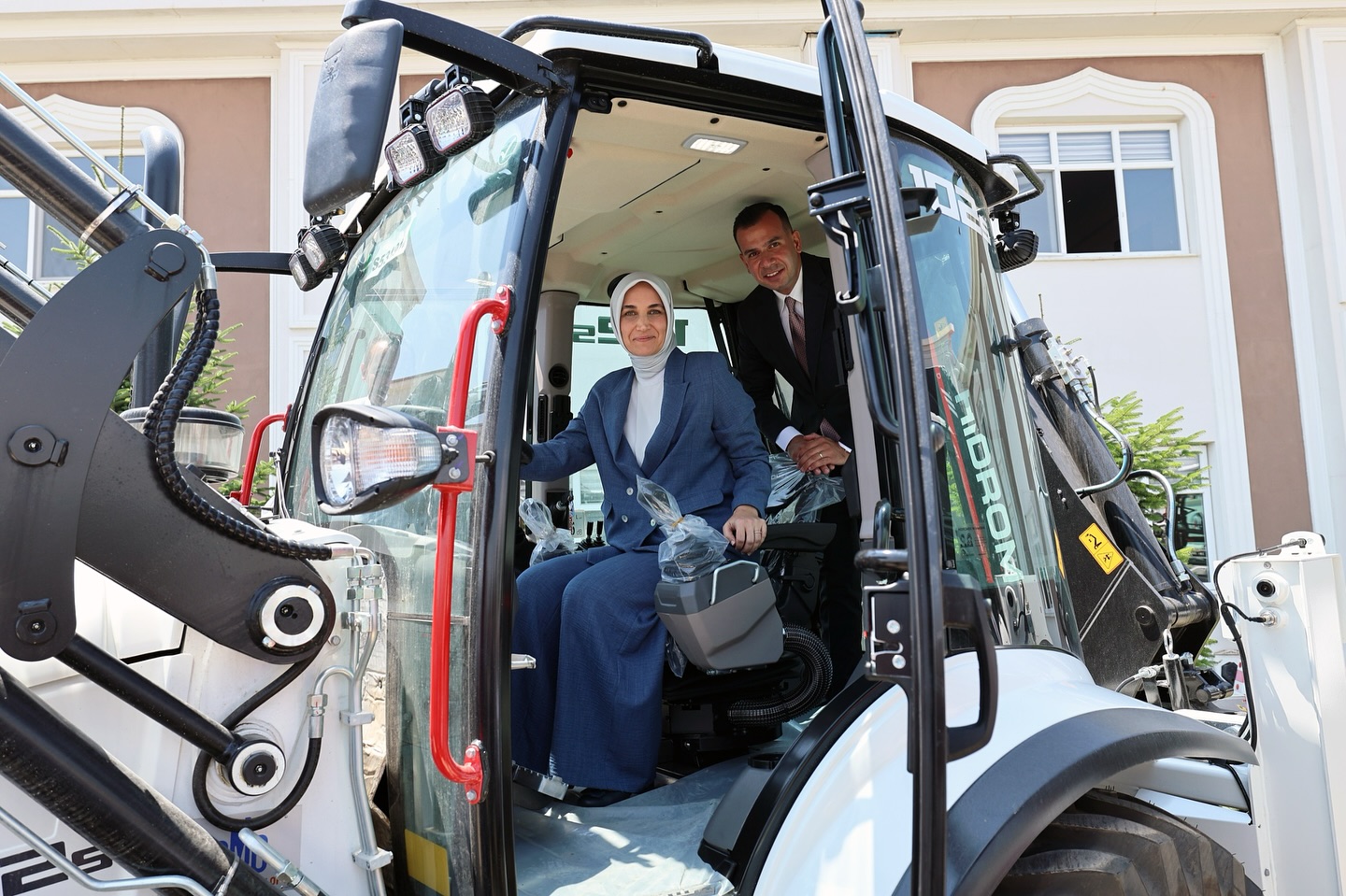 Afyonkarahisar'da Yeni Araçlar Kamu Hizmetine Sunuldu