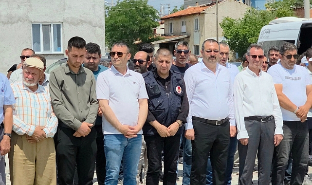 Ahmet Uçmak, Vefat Eden Babası İçin Teşekkür Mesajı Yayınladı