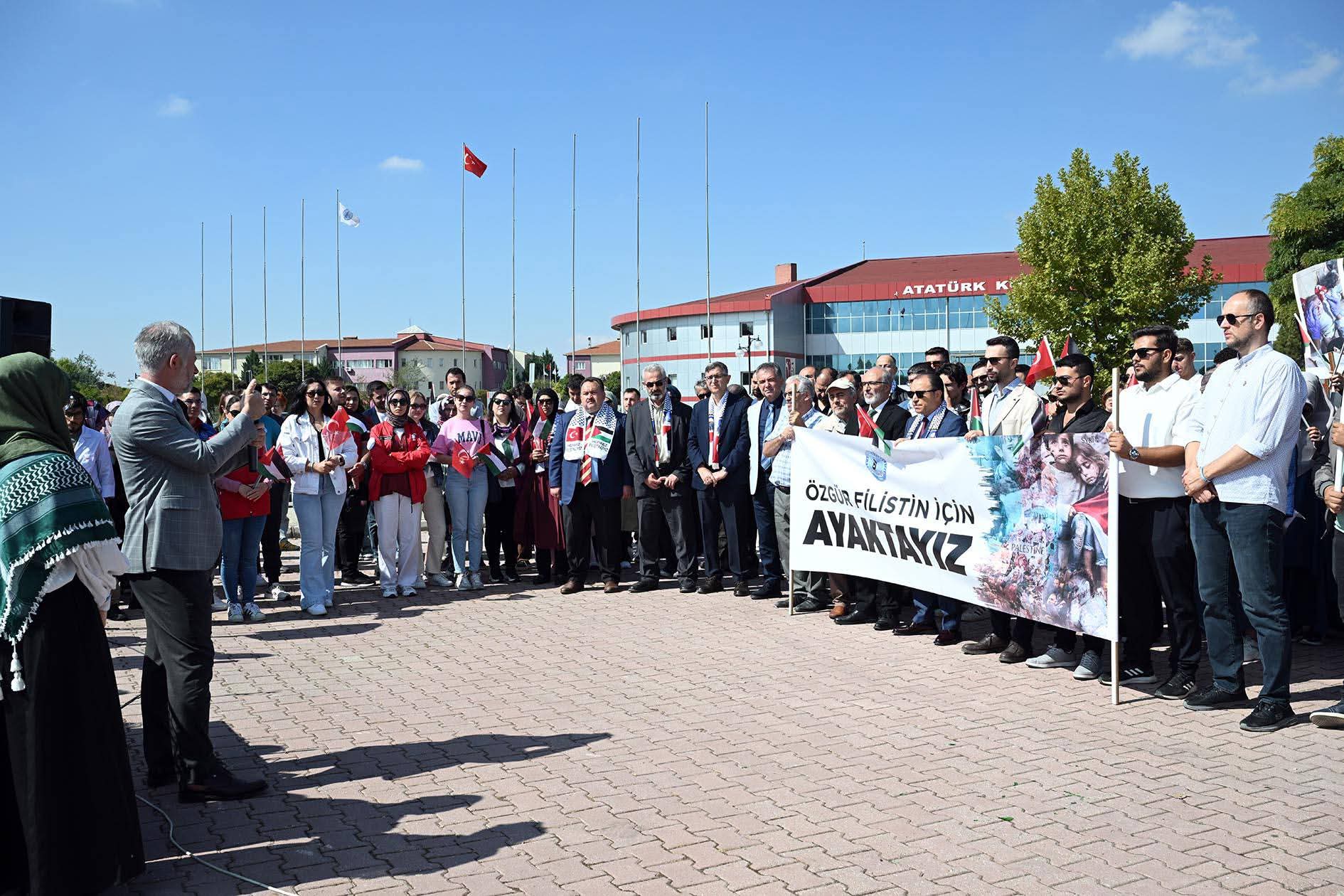 AKÜ Öğrenci Kulüp ve Toplulukları Tanışma Etkinliğinde de Filistin Unutulmadı