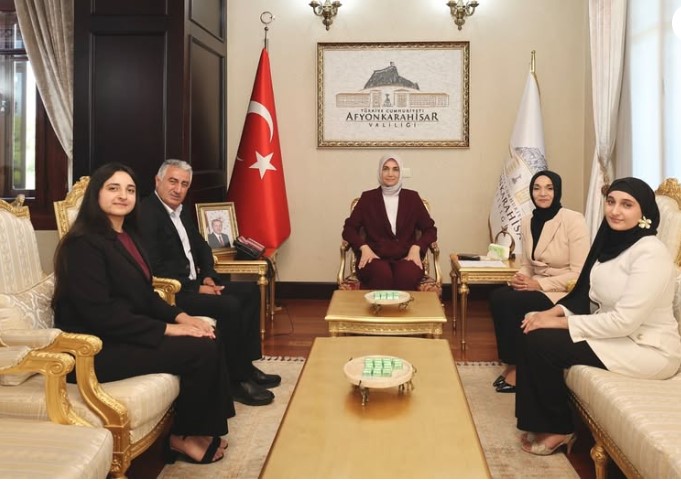 Afyonkarahisar Valisi Yiğitbaşı, Fransa'daki Türk Vatandaşlarıyla Buluştu