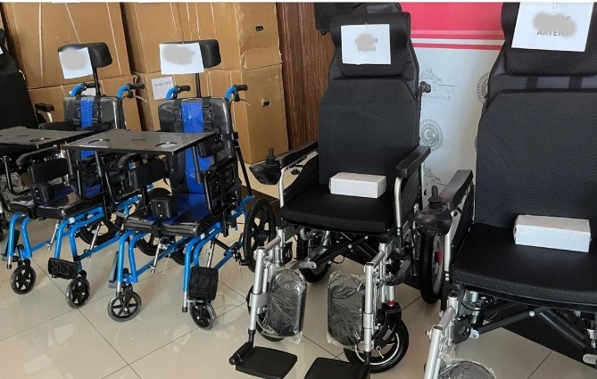 Afyonkarahisar'da Engellilere 100 Tekerlekli Sandalye Dağıtıldı