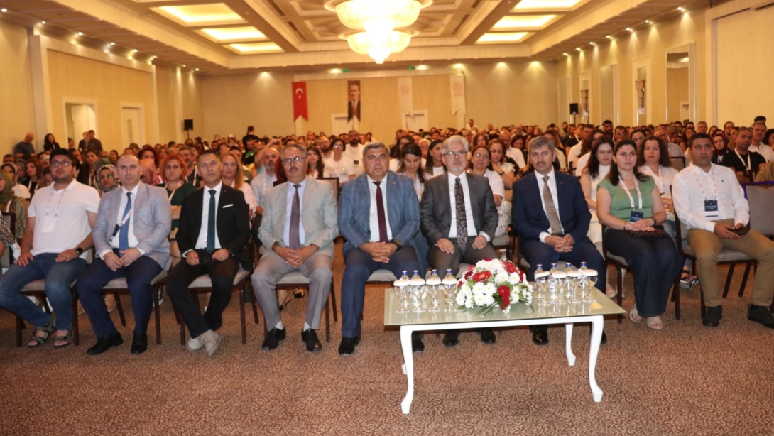 Türkiye Yüzyılı Maarif Modeli ile İngilizce Öğretim Programı Eğitici Eğitimi Başladı