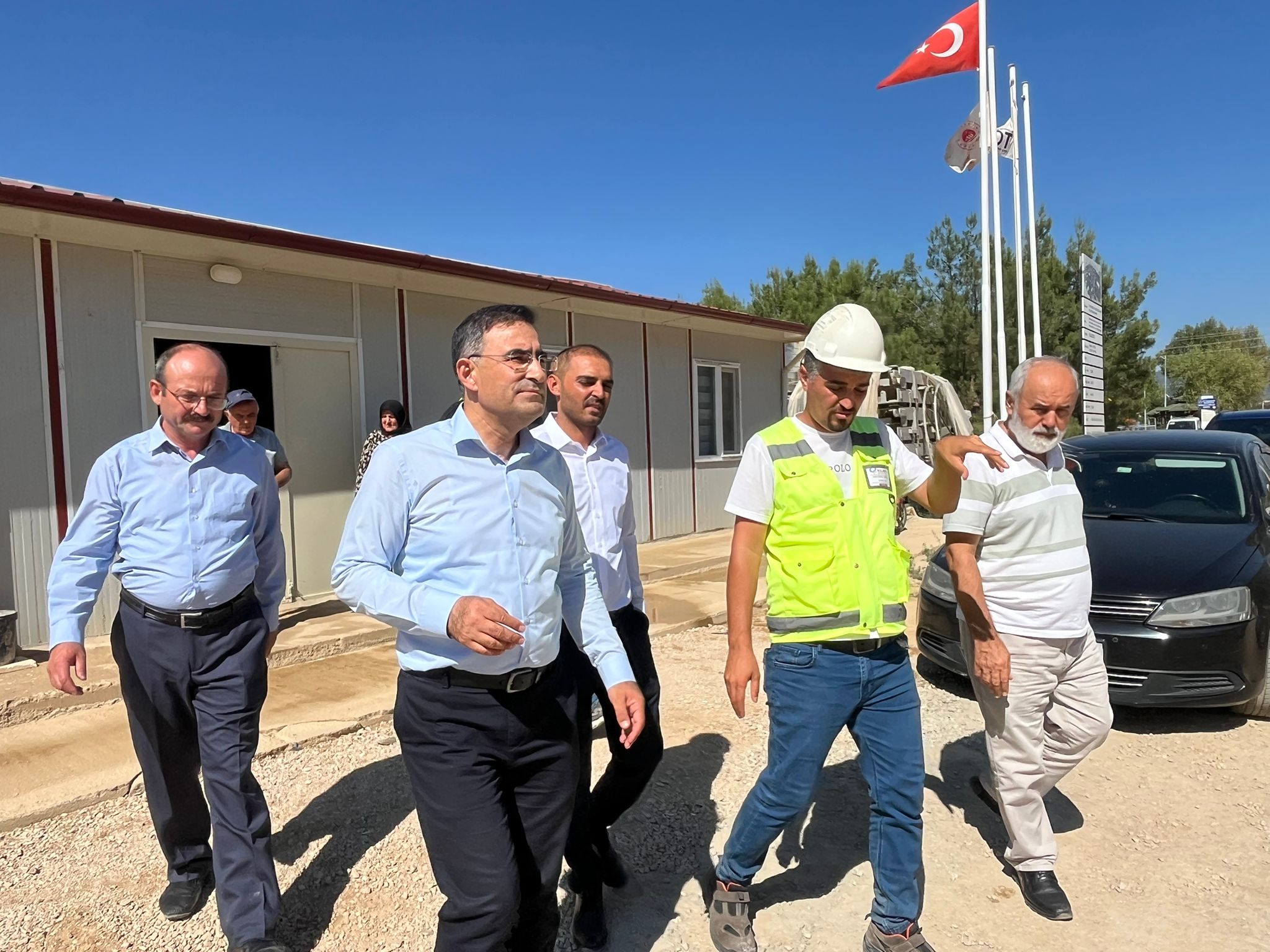 Arslan, Muhtarlarla Buluştu ve Sanayi Esnafını Ziyaret Etti