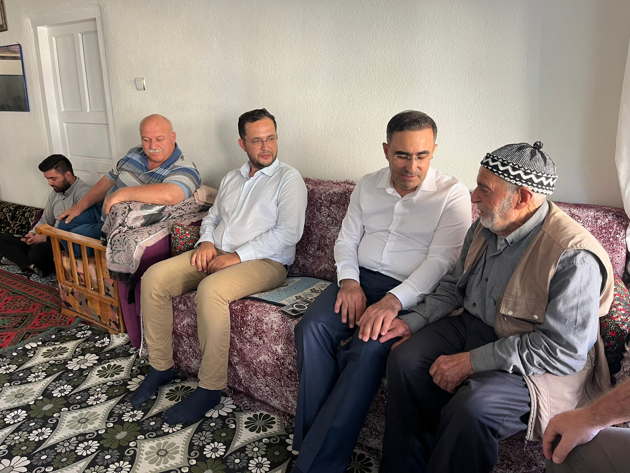 Arslan, Doğanhisar'da Esnaf ve Vatandaşlarla Buluştu