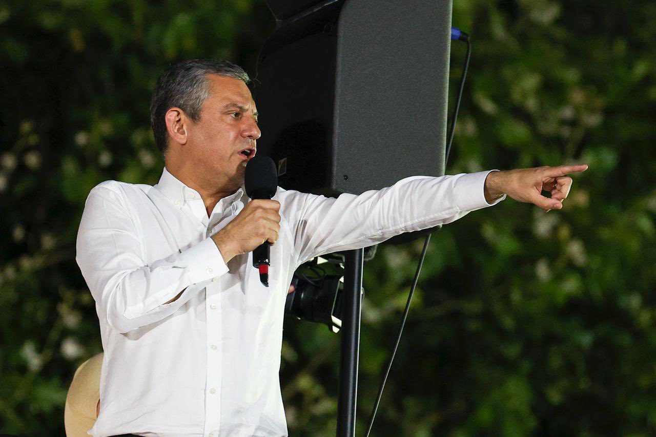 Özel'den Çarpıcı İddialar: AKP'nin Doğum Günü Hediyesi ve Murat Kapki'nin Rolü