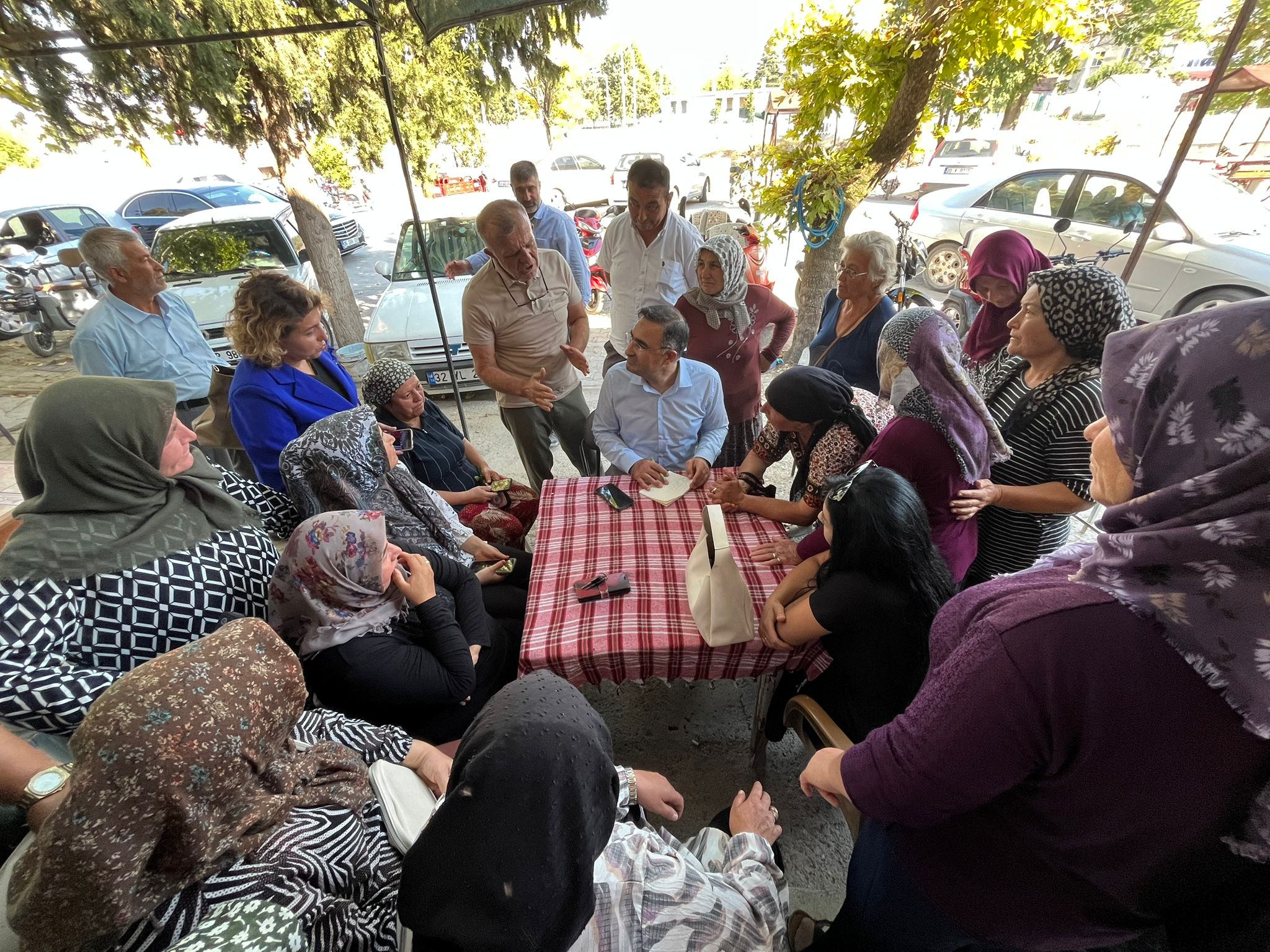 Milletvekili Dr. Arslan, Evciler'de Vatandaşlarla Buluştu