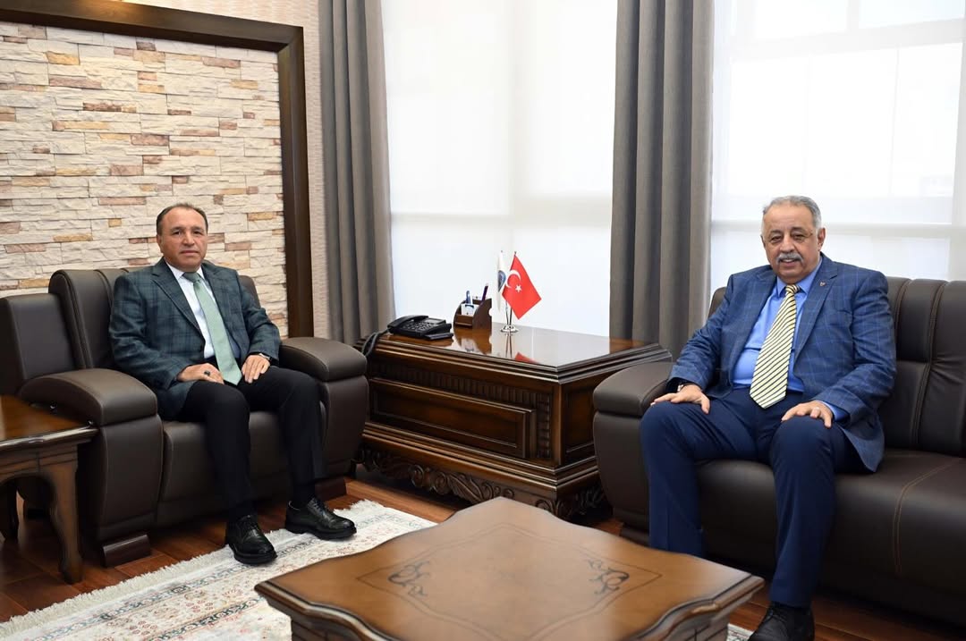 Afyonkarahisar Vali Yardımcısı, AKÜ Rektörü'nü Ziyaret Etti