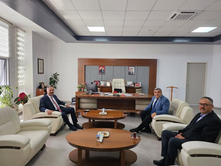 Anayasa Mahkemesi Üyesi Yılmaz Akçil, Afyonkarahisar İl Milli Eğitim Müdürü ile Buluştu