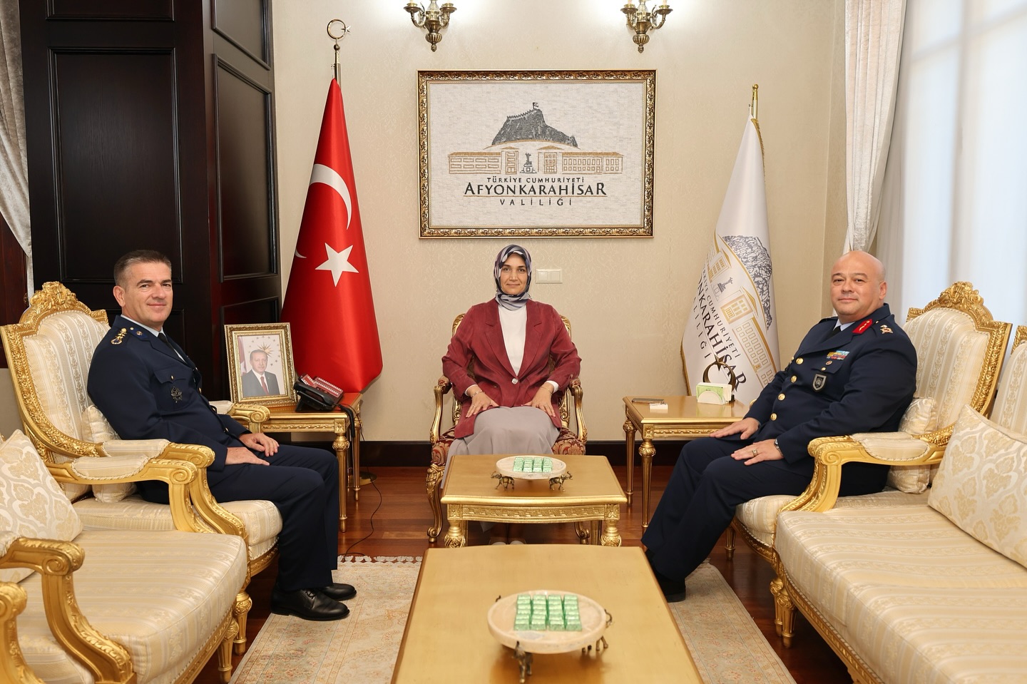 Afyonkarahisar'da Yeni Komutan Göreve Başladı: Vali Yiğitbaşı İki Komutanı Kabul Etti