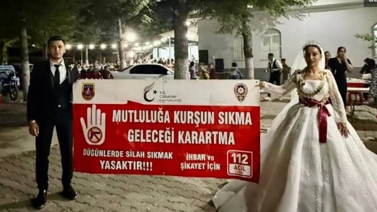 Afyonkarahisar'da Jandarma'dan 'Düğünlerde Silaha Hayır' Kampanyası