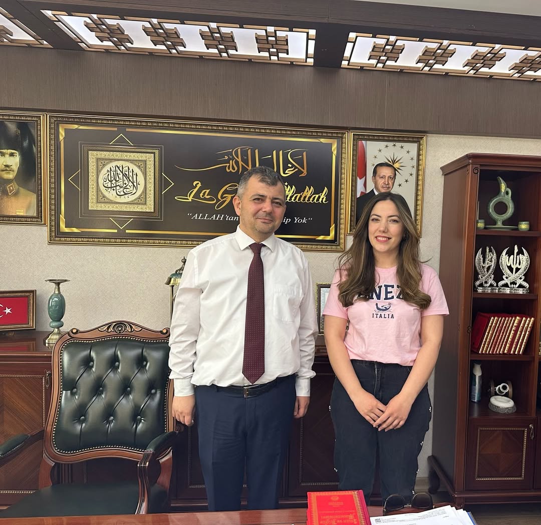 Emirdağ Belediyesi'nden Ayrılan Çalışana Veda Ziyareti