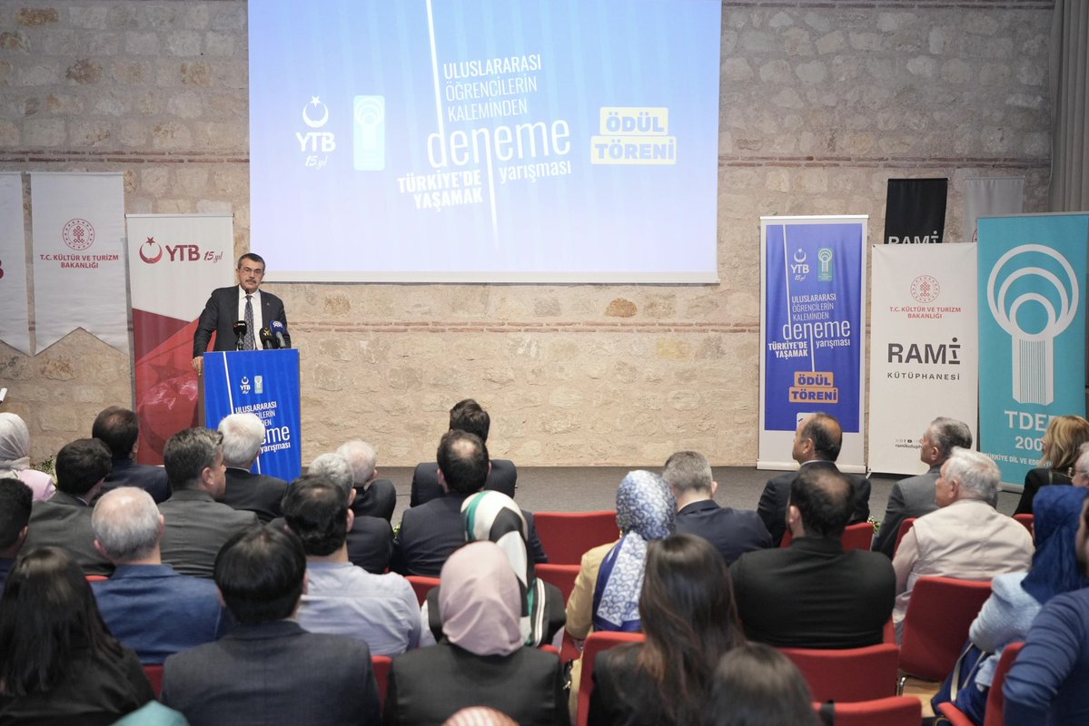 Millî Eğitim Bakanı Tekin, Uluslararası Öğrencilerin Kaleminden Türkiye'de Yaşamak Deneme Yarışması'nda Ödül Törenine Katıldı