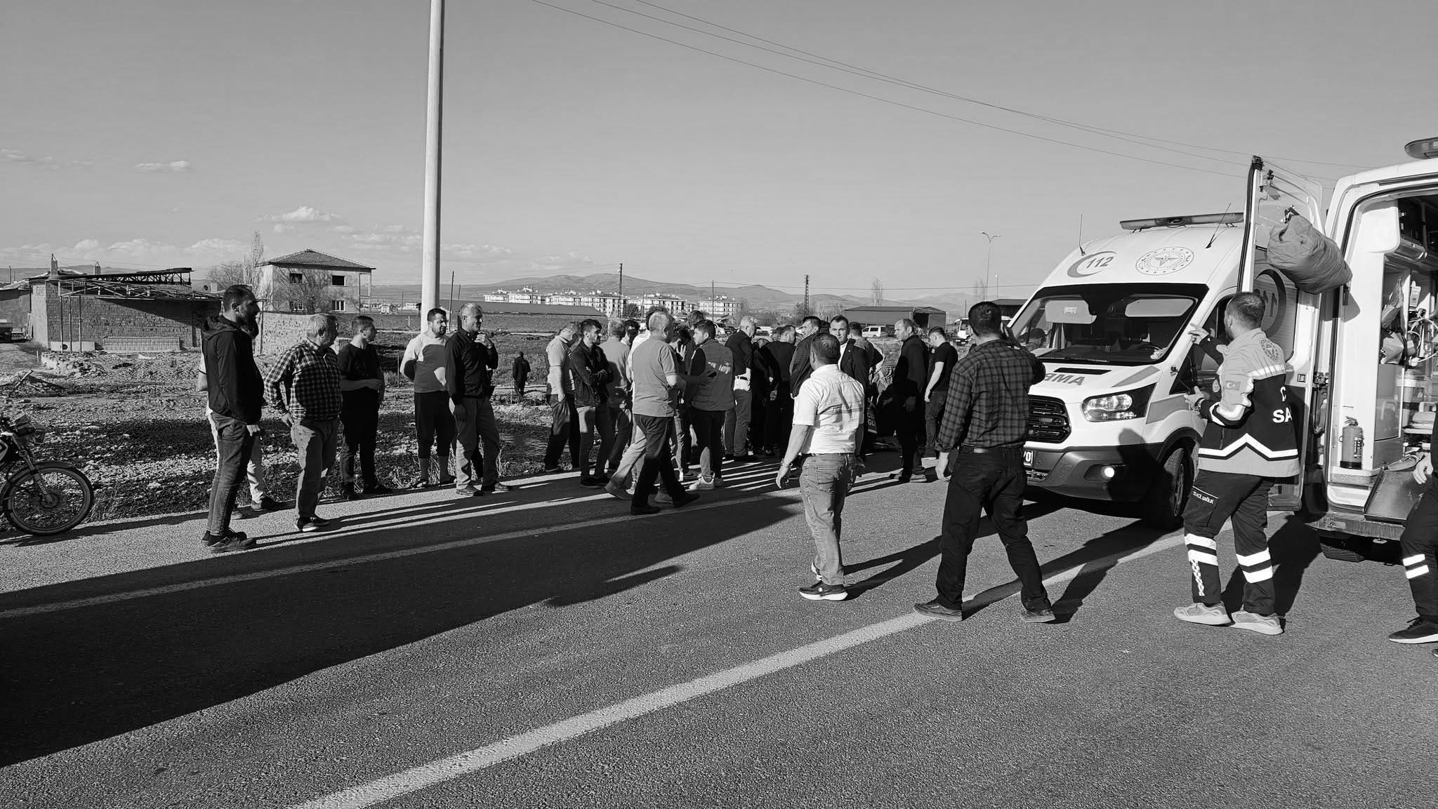 Afyonkarahisar'da Servis Kazası: Çobanlar Kavşağı'nda İşçileri Taşıyan Araçta Yaralananlar