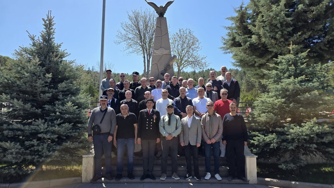 Afyon'da Şehitler Anıldı: Leventler Dayanışma Derneği Ziyaret Gerçekleştirdi