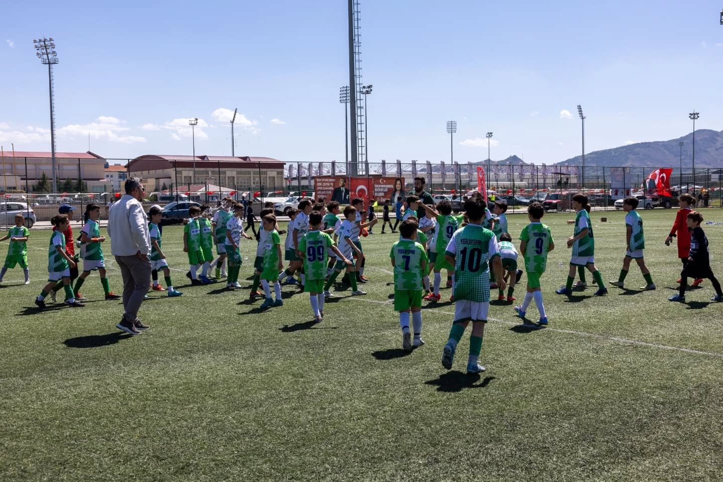 Afyonkarahisar'da 23 Nisan Coşkusu Futbol Turnuvasıyla Yaşandı