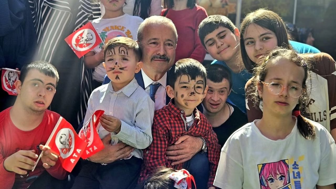 Afyonkarahisar'da 23 Nisan Coşkusu