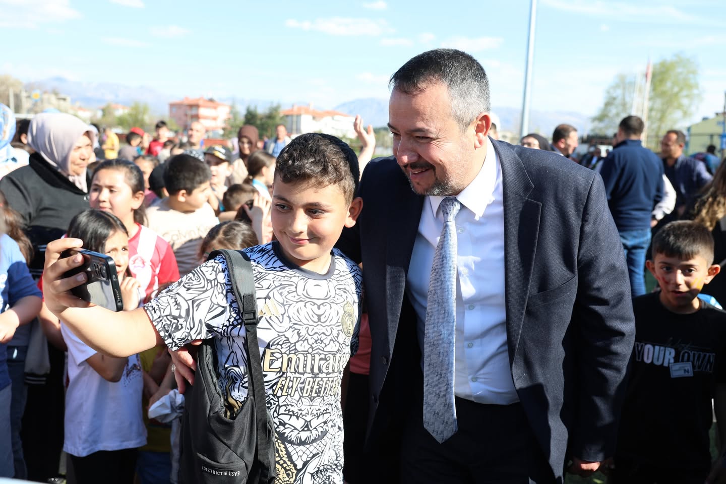 Sandıklı'da Gökyüzü Rengarenk Uçurtmalarla Şenlendi