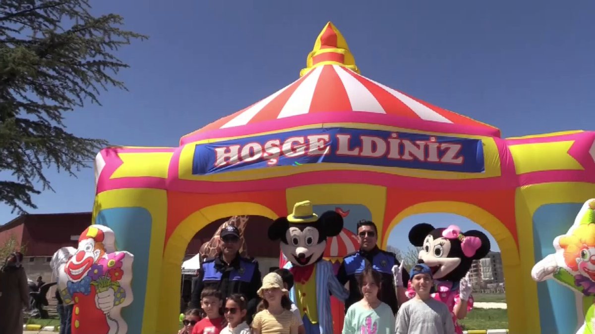 Afyonkarahisar Emniyetinden 23 Nisan Coşkusu