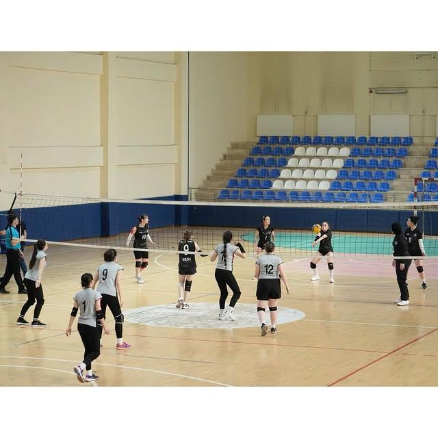 Afyon Kocatepe Üniversitesi'nde Voleybol Turnuvası: Güzel Sanatlar Fakültesi Elendi