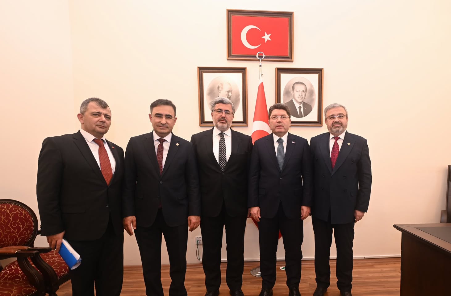 AK Parti Afyonkarahisar Milletvekili Yurdunuseven, Adalet Bakanı Tunç'u Ziyaret Etti