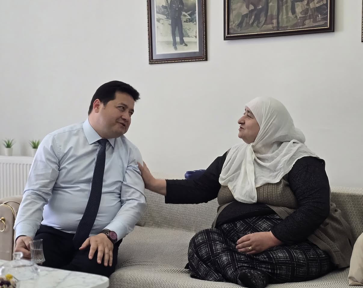 Bolvadin'de Şehit Polis Ailesine Anlamlı Ziyaret