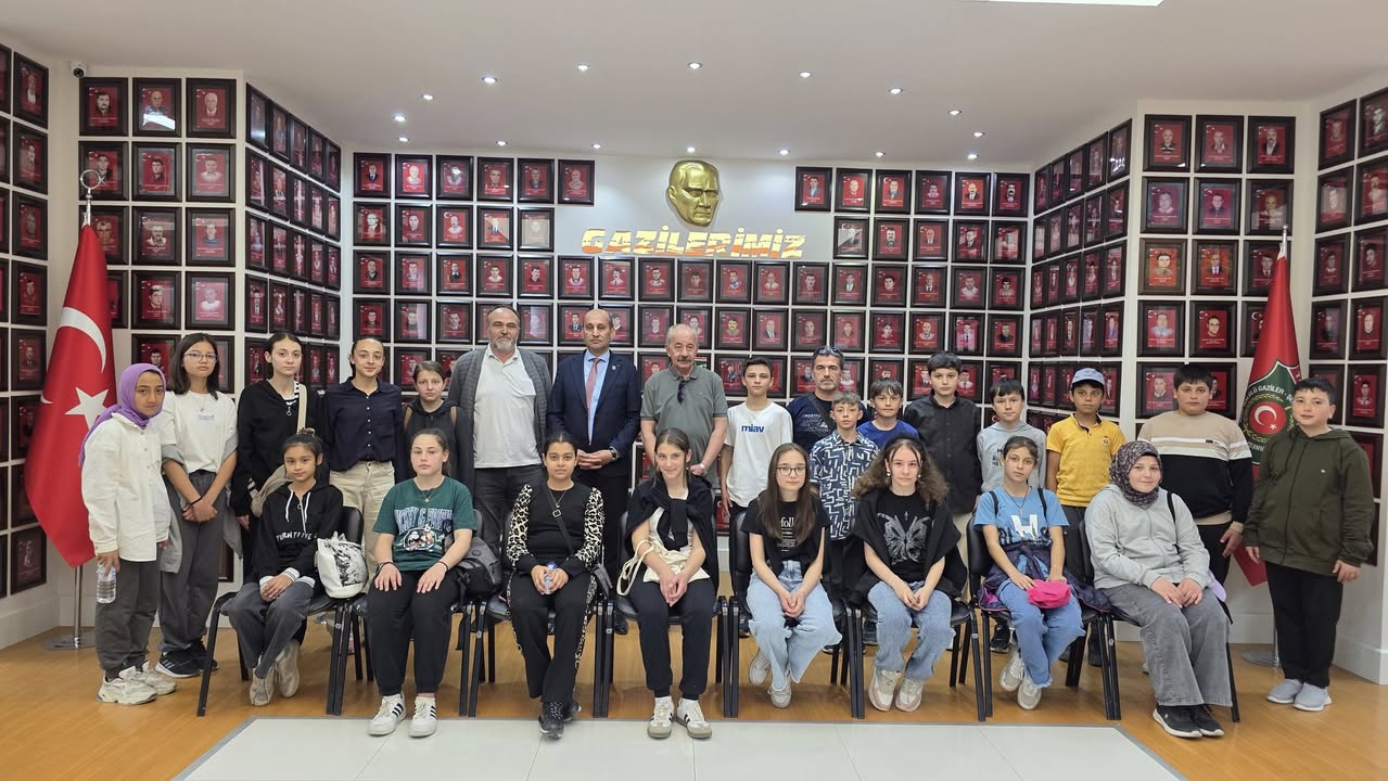 Afyon'da Minik Kalpler Şehitleri Andı