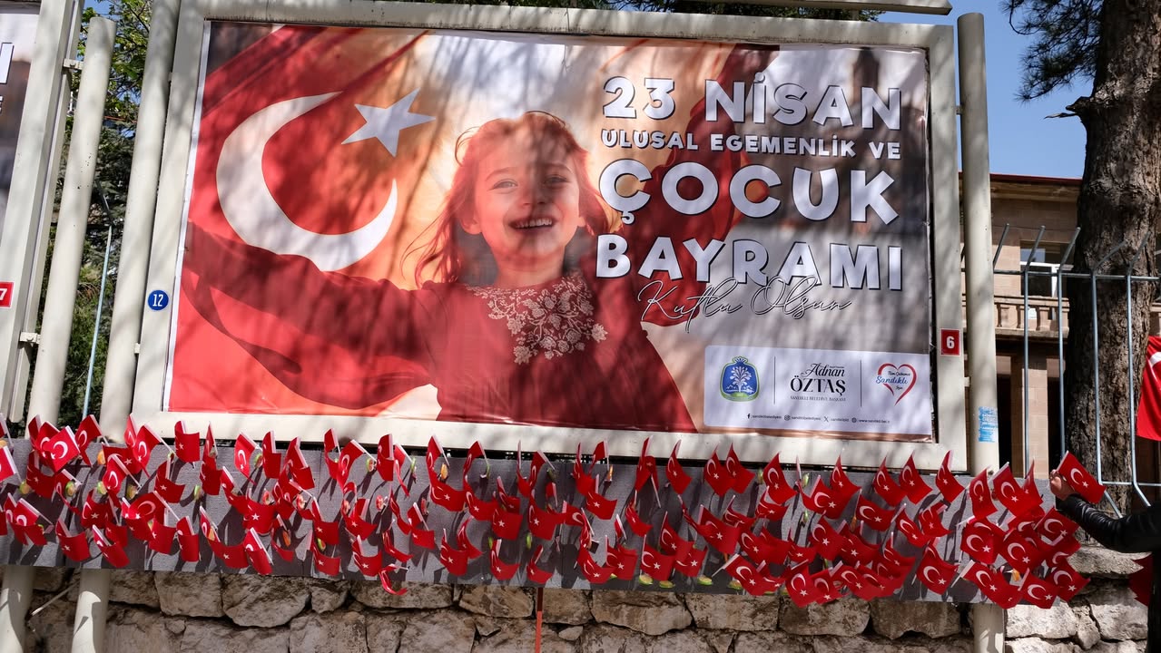 Sandıklı'da Minik Kalplere Şeker Tadında 23 Nisan Coşkusu